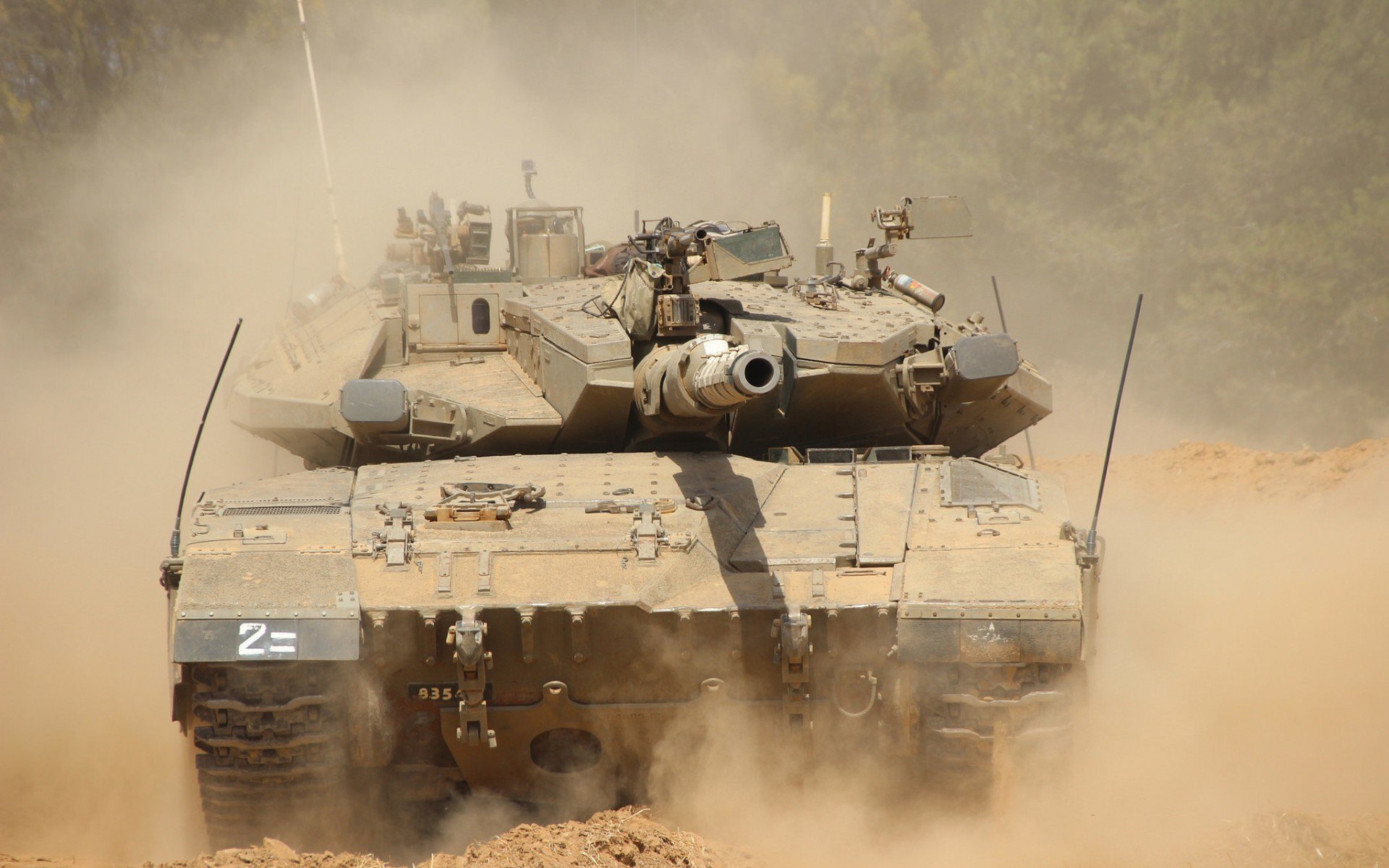 掘金队约基奇成为首位背靠背三双场均中锋，掘金队约基奇之前的中锋