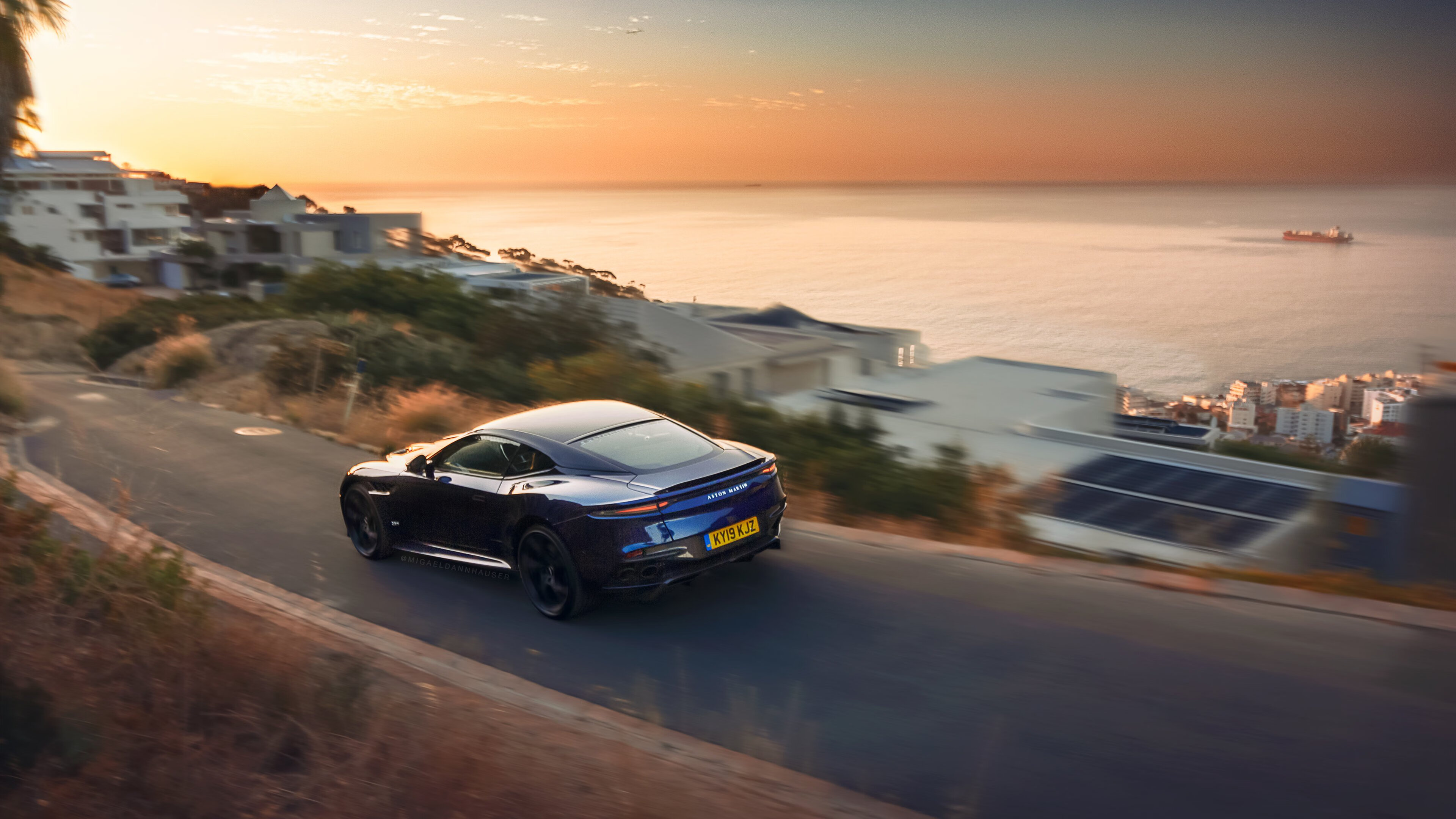 印度尼西亚骑手Nurstdinov Zayan Fatih在“Pink Polo”赛事中参加CSIJB障碍赛,展示出色骑术。